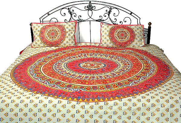 Ivory Bedspread with Printed Elephants and Horses