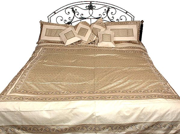 Ivory Paisley Banarasi Bedcover with Tanchoi Weave