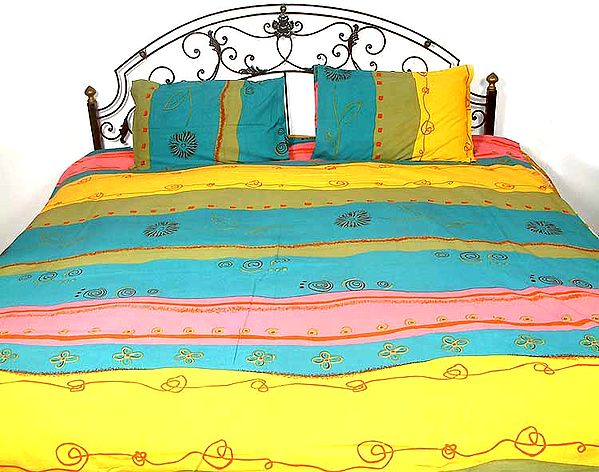 Multi-Color Bedspread with Modern Print
