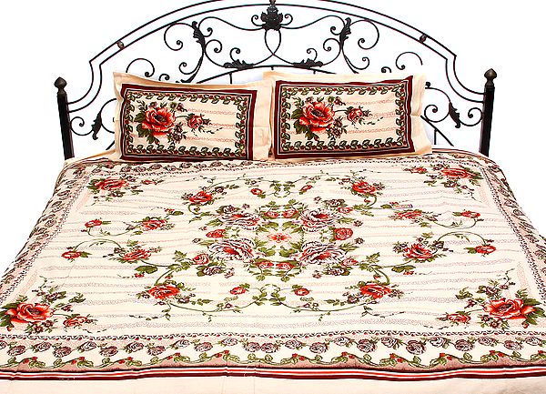 Peach Bedspread From Pilkhuwa with Large Printed Roses