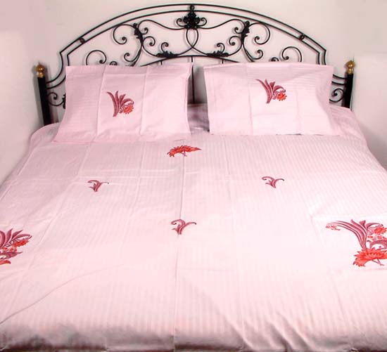 Rosy-Pink Floral Bedspread with Applique Work