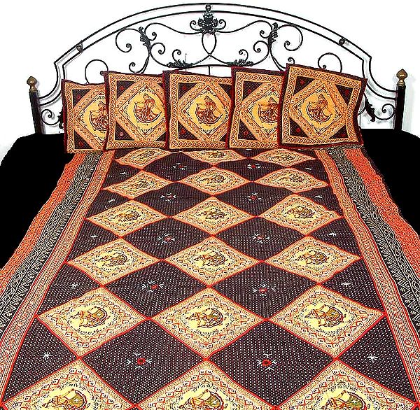 Set of Two Single Bed Dancing Girl Bedspread with 5 Cushion Covers