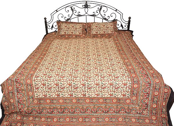 Dusty-White Bedspread with Floral Print