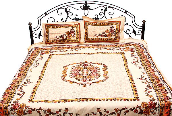 Peach Bedspread From Pilkhuwa with Printed Flowers