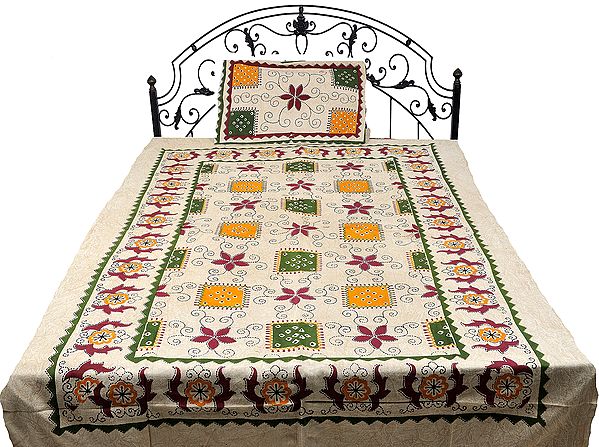 Beige Single-Bed Bedspread from pilkhuwa with Printed Flowers