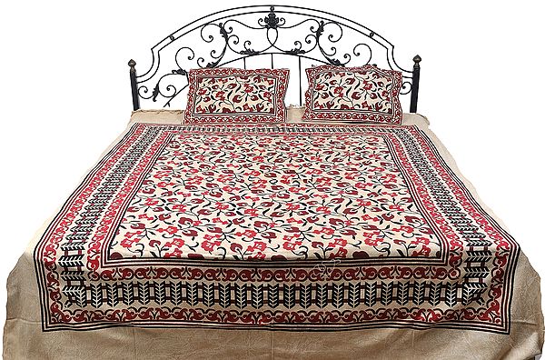 Beige Bedspread from Pilkhuwa with Printed Flowers All-Over