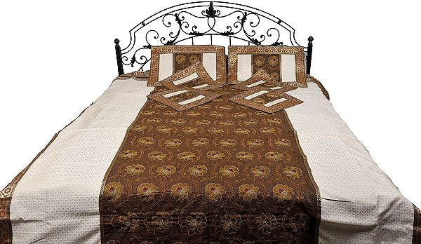 Seven-Piece Banarasi Bedspread with Embroidered Flowers and Brocade Border