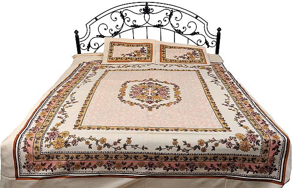 Apricot Illusion Bedspread from Pilkhuwa with Printed Bunch of Flowers