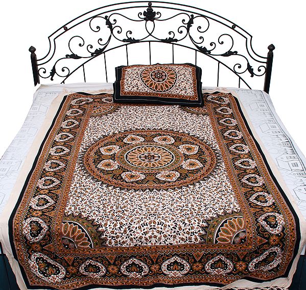Honey-Peach Single-Bed Bedspread with Printed Florals and Paiselys