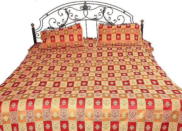 Thick Maroon and Golden Bedspread with All-Over Weave