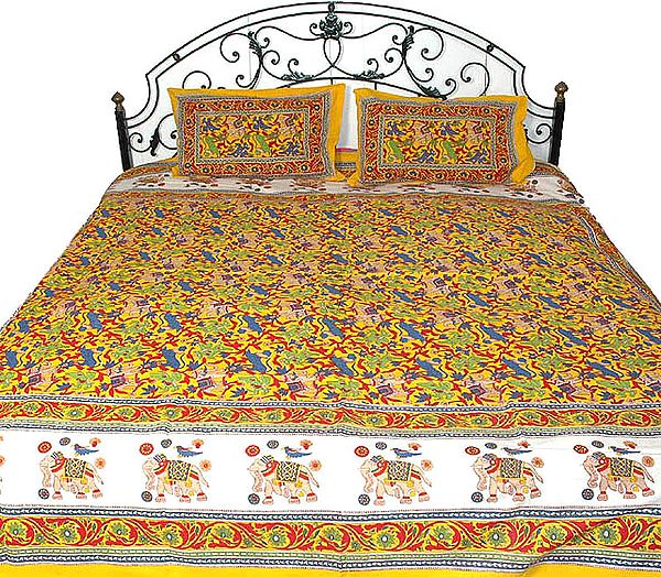 Yellow and White Bedspread with Printed Wildlife Motifs