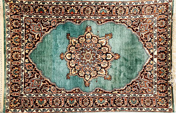 Bay-Green Kashmiri Carpet with Knotted Bunch of Flowers
