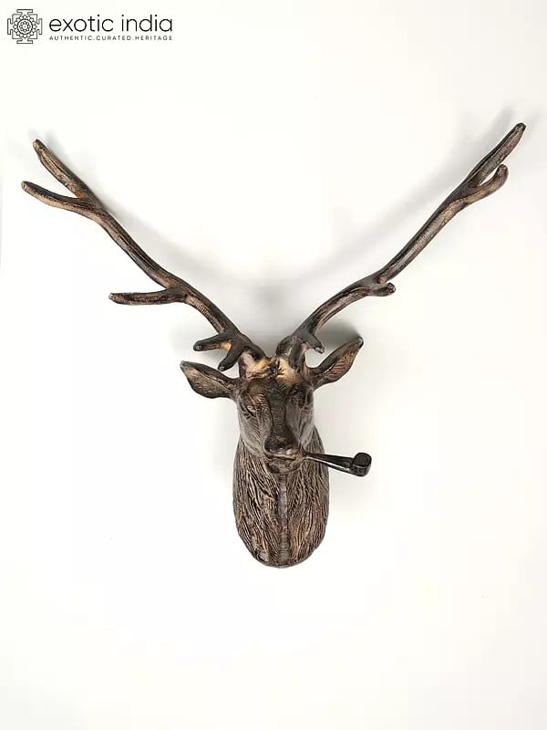 25" Modern Deer Statue with Sigar | Wall Hanging