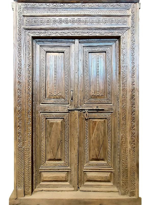 100" Large Traditional Design Wood Door With Latch