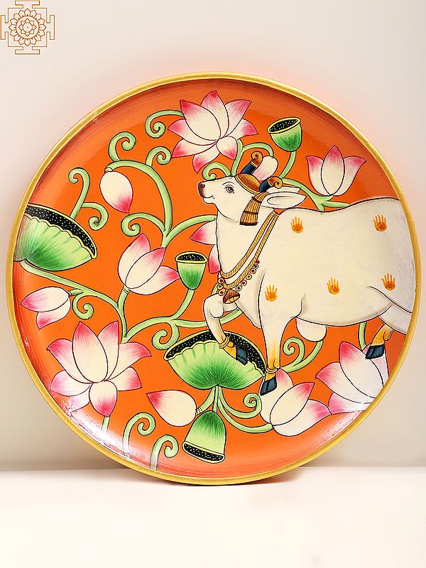 9" Wooden Hanging Plate with Cow Design