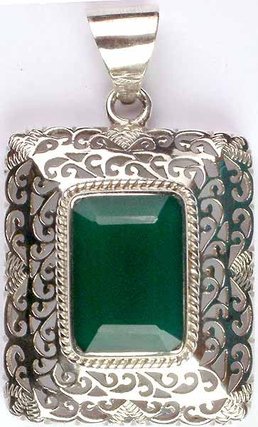 Faceted Green Onyx Pendant with Lattice