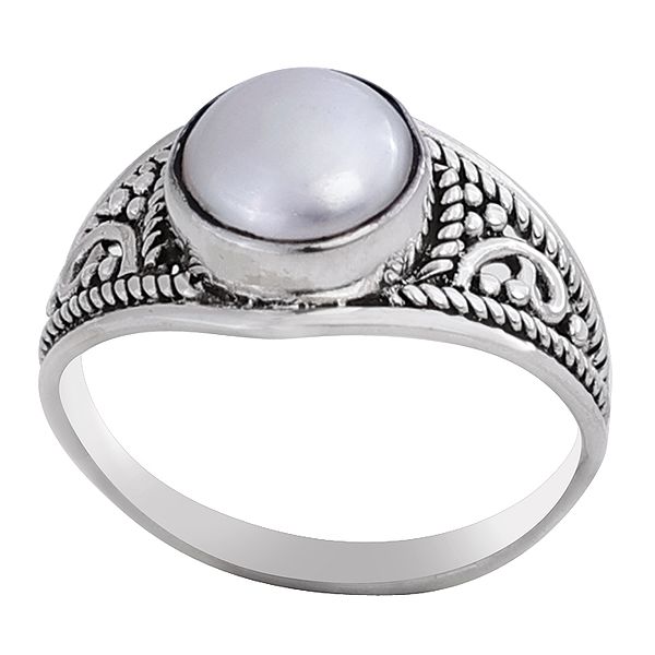 Stylish Sterling Silver Ring Pearl Stone
