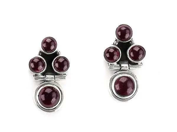 Sterling Silver Earring with Garnet Gemstone