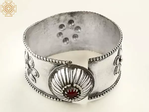 Metal Kada Bracelet