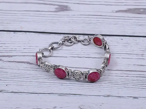 Stylish Sterling Silver Bracelet with Ruby Gemstone