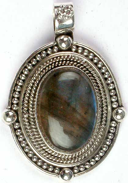 Oval Labradorite Pendant with Knotted Rope Border