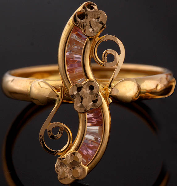 Designer Gold Finger Ring