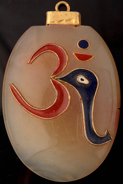 Meenakari Om (AUM) Peacock Onyx Pendant