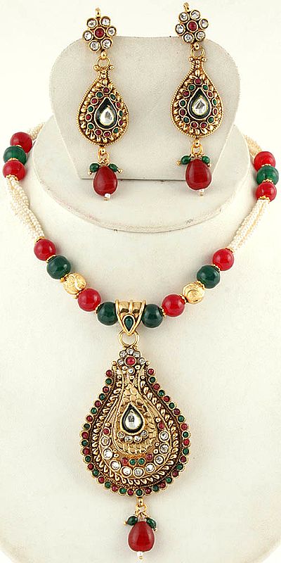 Kundan Beaded Necklace Set with Dangling Pendant