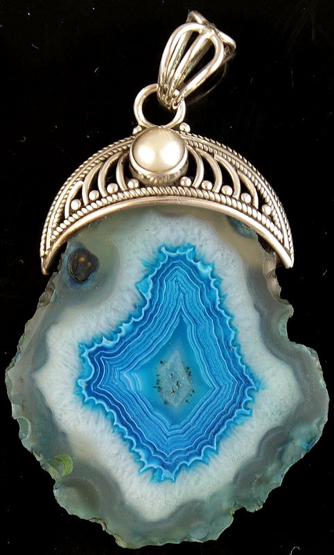 Fossil Pendant with Pearl Crown