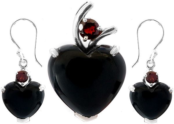 Black Onyx Hear-Shape Pendant with Faceted Garnet and Earrings Set