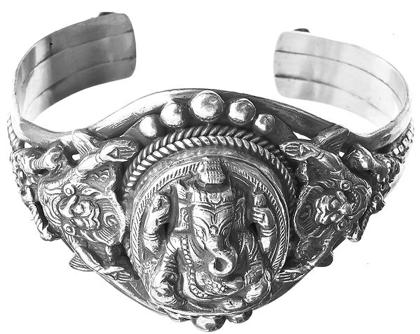Bracelet with Ganapati, Kirttimukha and Bharasadhaka Figures