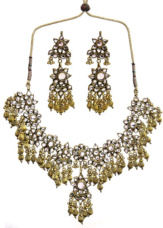 Kundan Necklace with Earrings Set with Golden Beads