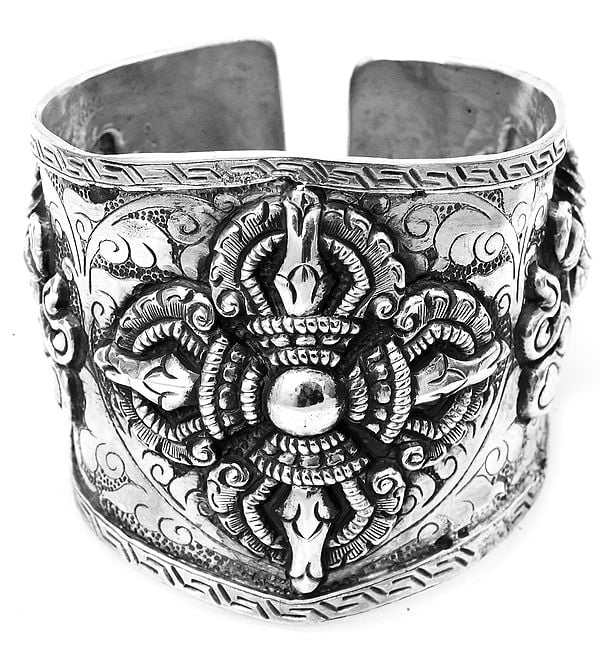 Vishva-Vajra Cuff Bracelet with Conch