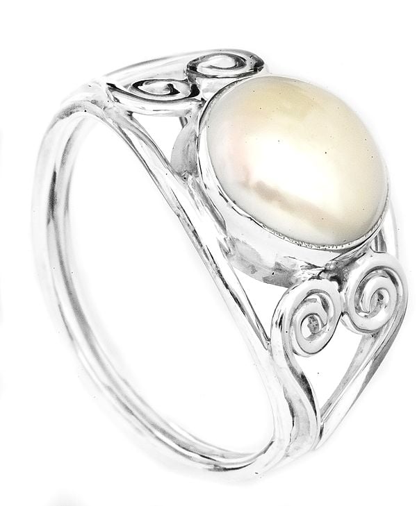 Pearl Ring with Spirals