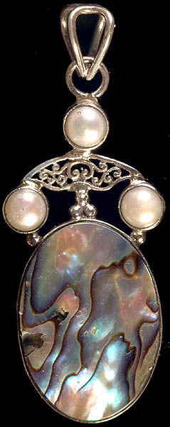 Abalone Pendant with Triple Pearl
