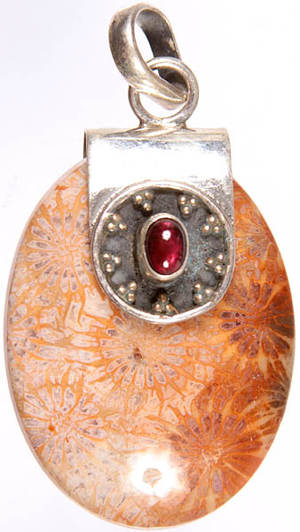 Agate Oval Pendant with Garnet