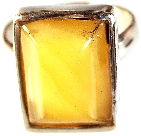 Amber Finger Ring