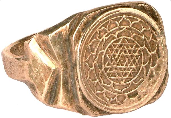 Antiquated Shri Yantra Ring