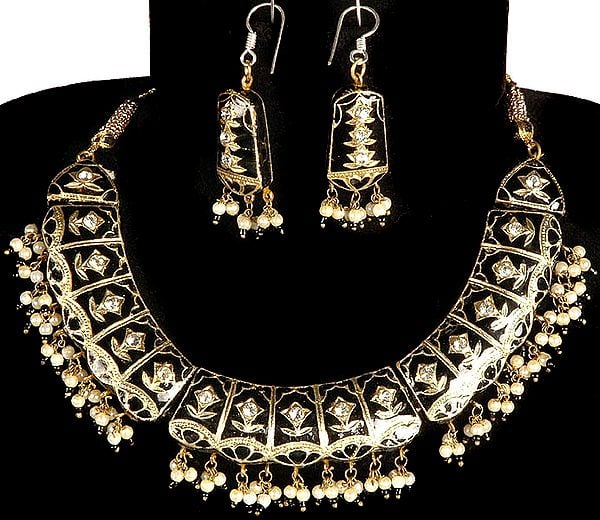 Black and Golden Floral necklace with Earrings