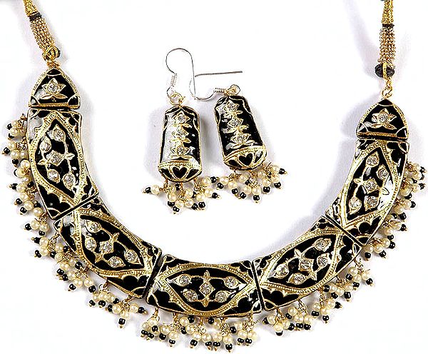 Black Lacquer Necklace and Earrngs Set with Golden Border