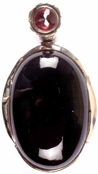 Black Onyx Oval Pendant with Faceted Garnet