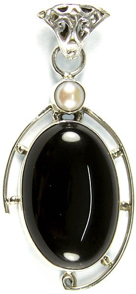 Black Onyx Oval Pendant with Pearl
