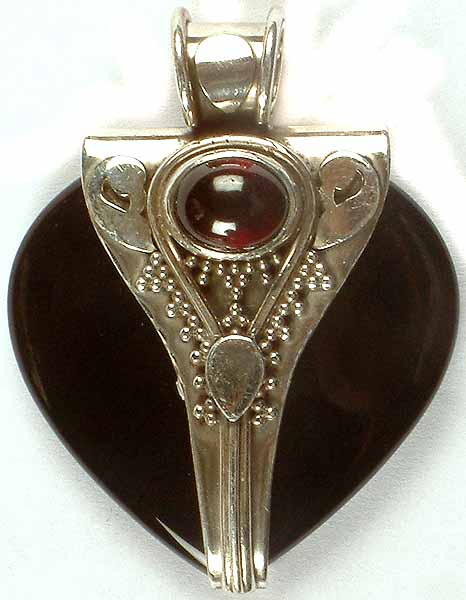 Black Onyx Pendant With Garnet