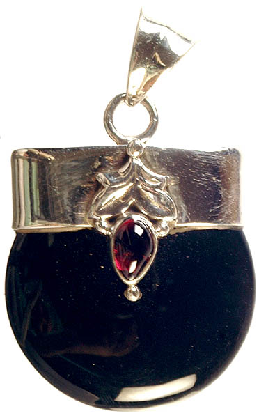 Black Onyx Pendant with Garnet