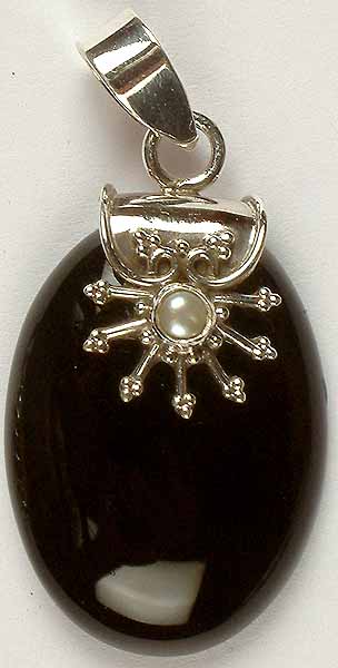 Black Onyx Pendant with Pearl