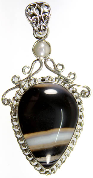Black Onyx Pendant with Pearl