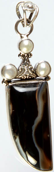 Black Onyx Pendant with Triple Pearl