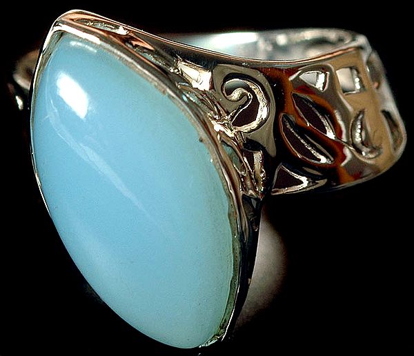 Blue Chalcedony Marquis Ring with Lattice