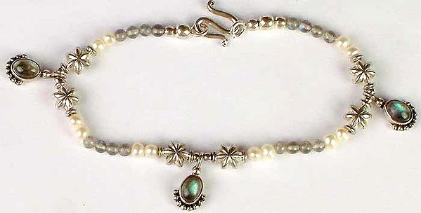 Bracelet of Pearl and Labradorite