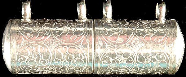 Capsule Box Pendant Engraved with Auspicious Symbol